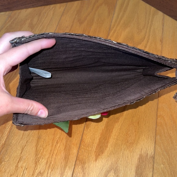 Brown flower clutch - Picture 2 of 2